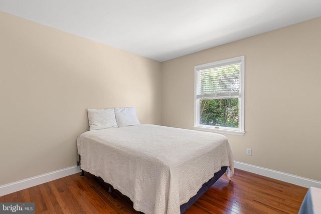 119 E WILKERDEAN DR E, Newark, DE 19711