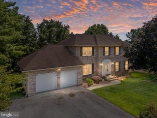 119 E WILKERDEAN DR E, Newark, DE 19711