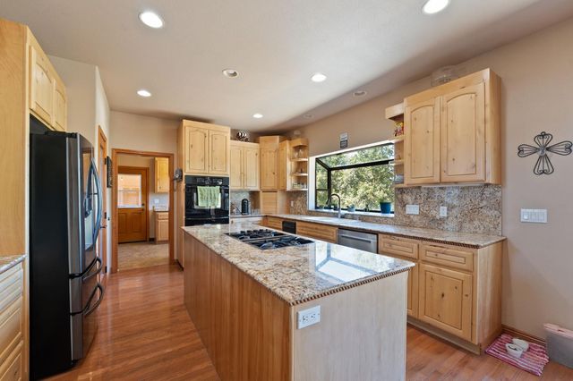 2004 Bruin Trl, Placerville, CA 95667