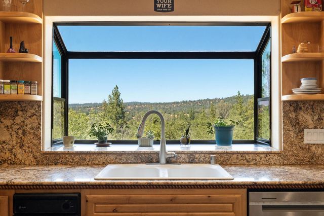 2004 Bruin Trl, Placerville, CA 95667