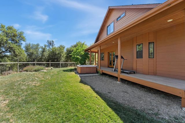 2004 Bruin Trl, Placerville, CA 95667