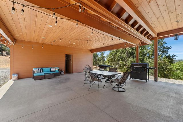 2004 Bruin Trl, Placerville, CA 95667