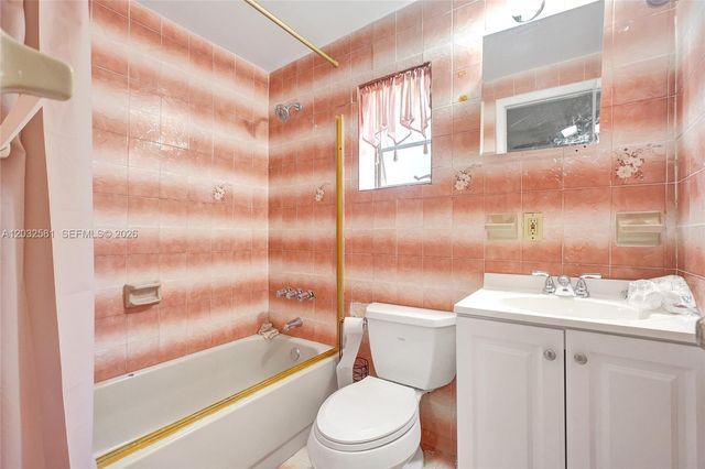 555 NW 46th Street, Miami, FL 33127