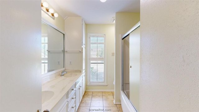 3004 Gleneagles Court, Bryan, TX 77802