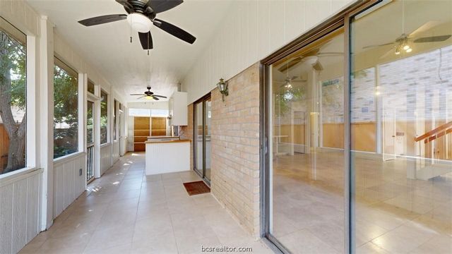 3004 Gleneagles Court, Bryan, TX 77802