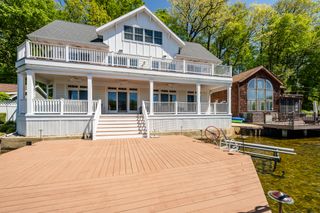 8568 Lake Avenue, Watervliet Twp, MI 49098