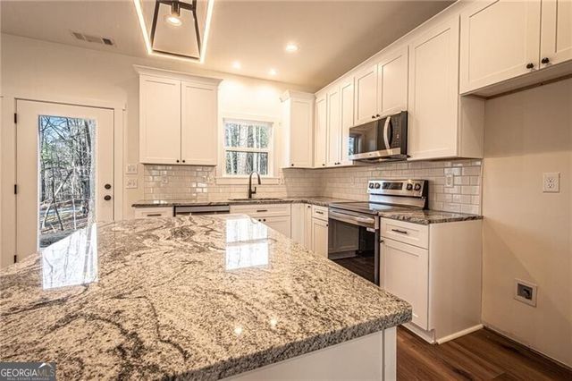 100 Kings Crossing Drive, Dawsonville, GA 30534