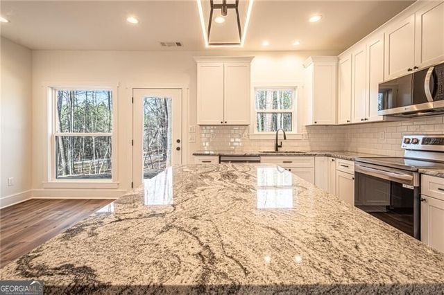 100 Kings Crossing Drive, Dawsonville, GA 30534