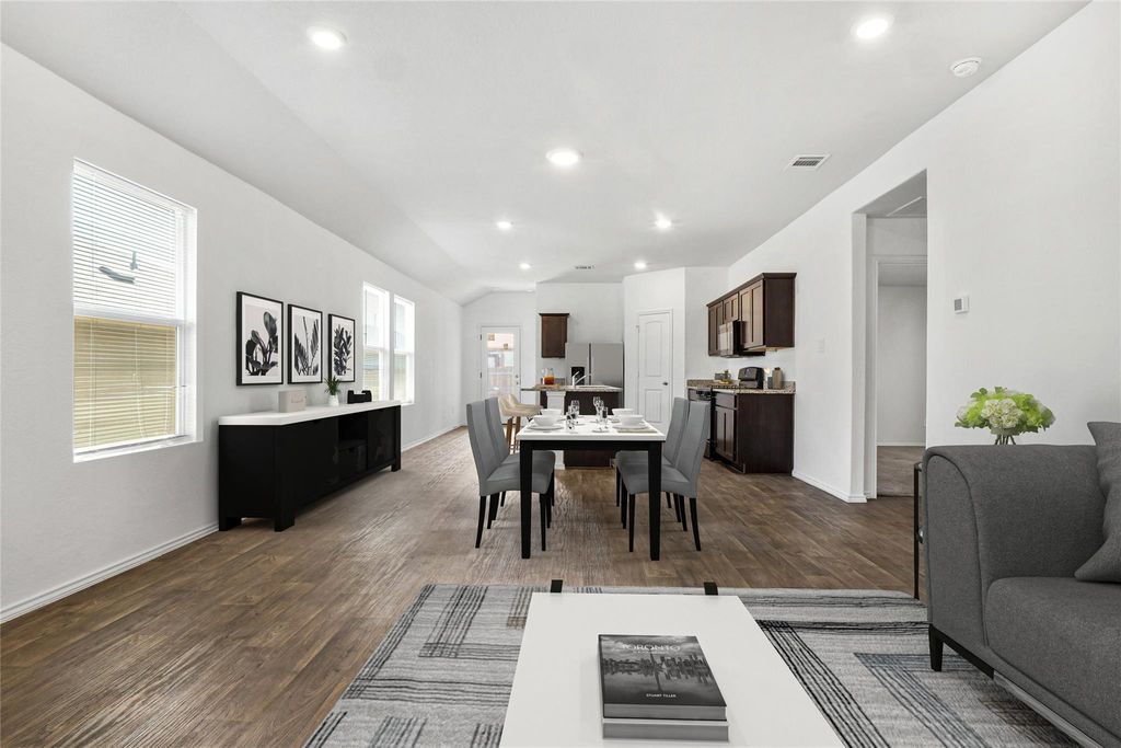 216 Calgary LN, San Marcos, TX 78666