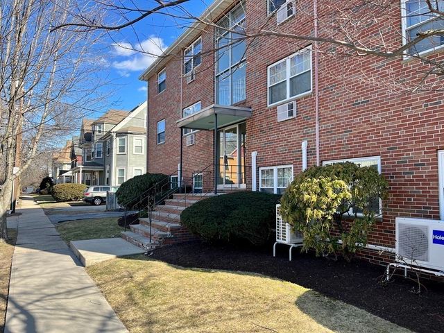 1 Wyman St 5, Arlington, MA 02474