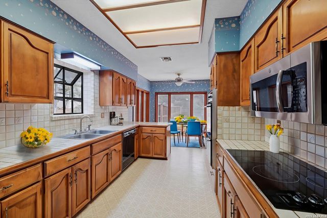 2031 Riva Ridge, San Antonio, TX 78248