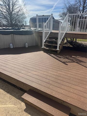 1014 E Mill Street, Staunton, IL 62088