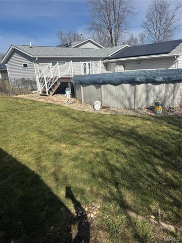 1014 E Mill Street, Staunton, IL 62088