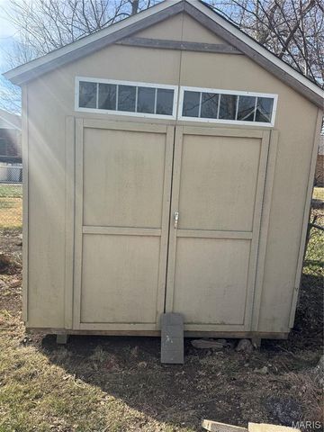 1014 E Mill Street, Staunton, IL 62088