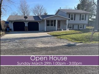 1014 E Mill Street, Staunton, IL 62088