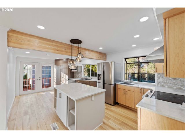 66599 QUAIL Rd, North Bend, OR 97459