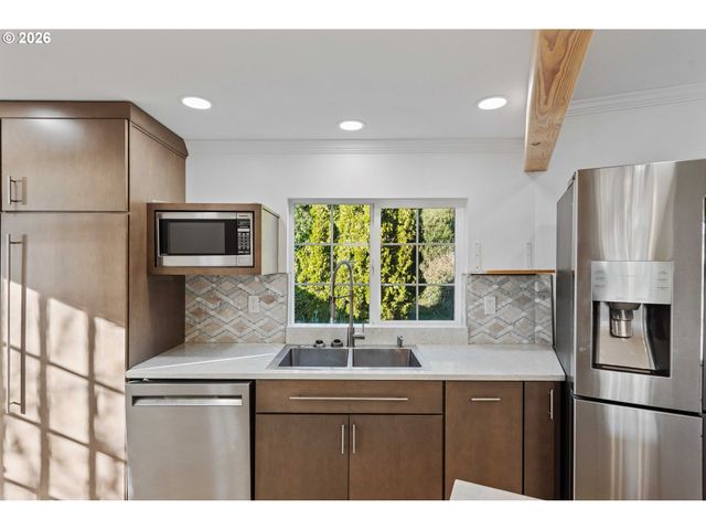 66599 QUAIL Rd, North Bend, OR 97459