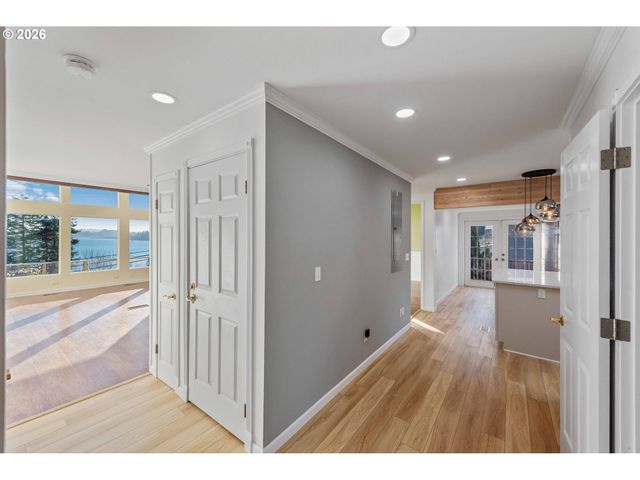 66599 QUAIL Rd, North Bend, OR 97459