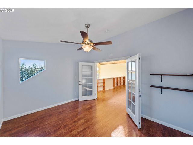 66599 QUAIL Rd, North Bend, OR 97459