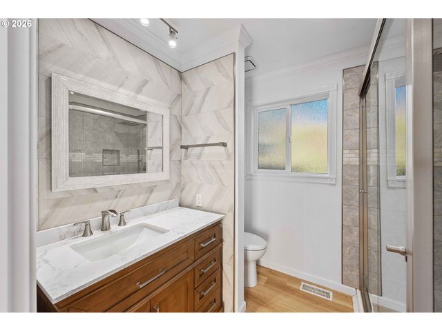 66599 QUAIL Rd, North Bend, OR 97459