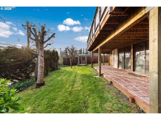 66599 QUAIL Rd, North Bend, OR 97459