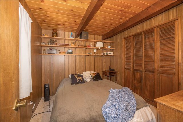 33075 Blue Bird Lane, Running Springs, CA 92382