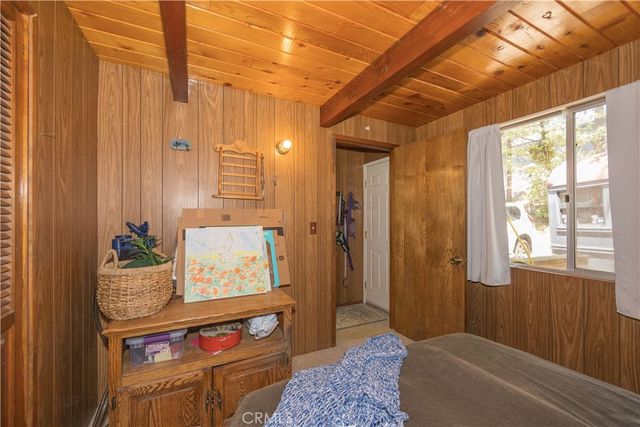 33075 Blue Bird Lane, Running Springs, CA 92382