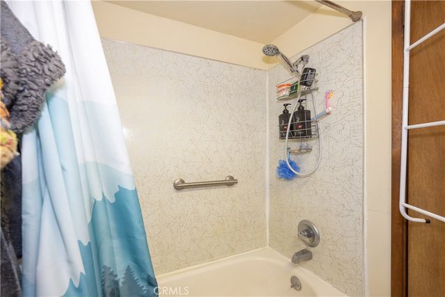 33075 Blue Bird Lane, Running Springs, CA 92382