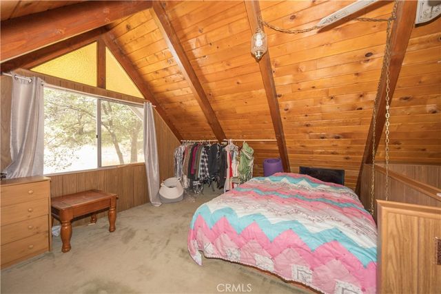 33075 Blue Bird Lane, Running Springs, CA 92382