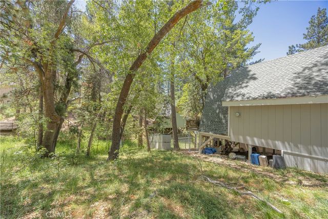 33075 Blue Bird Lane, Running Springs, CA 92382