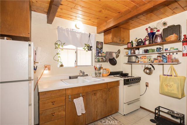 33075 Blue Bird Lane, Running Springs, CA 92382