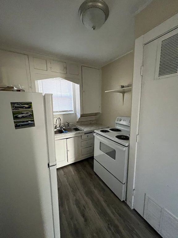 Image 7 of property listing at 110 N Harrison Street, San Angelo, TX 76901