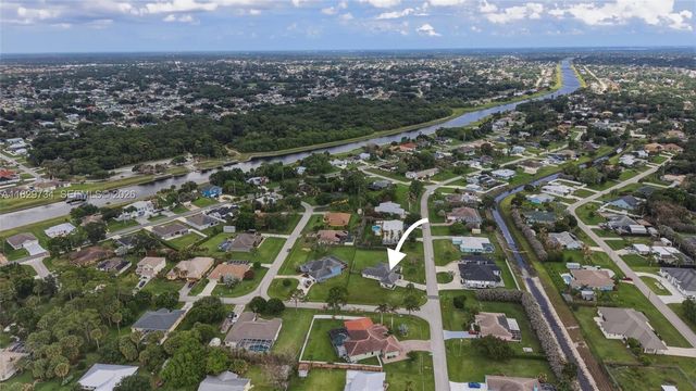 2055 SW Aaron Ln, Port St. Lucie, FL 34953