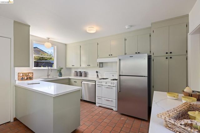 1668 San Lorenzo Ave, Berkeley, CA 94707