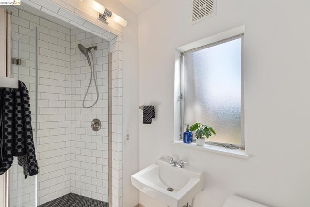 1668 San Lorenzo Ave, Berkeley, CA 94707