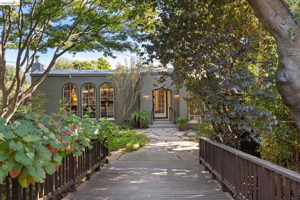 1668 San Lorenzo Ave, Berkeley, CA 94707