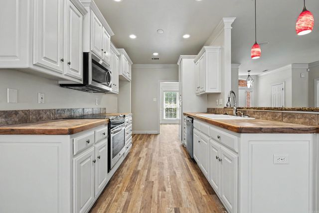 15420 Taylor Loop, Little Rock, AR 72223