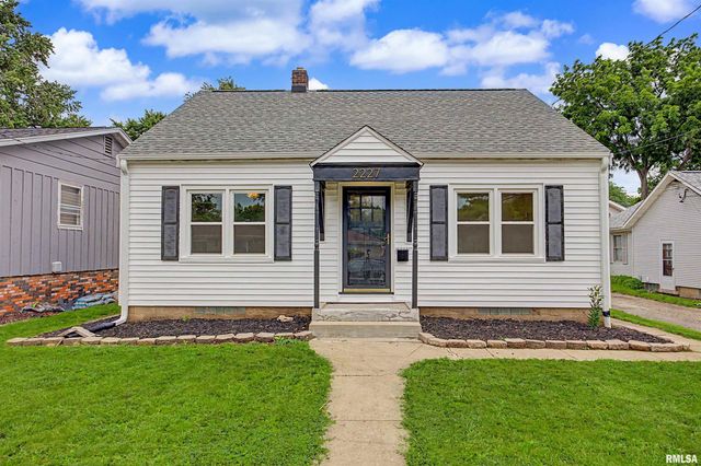 2227 W CALLENDER Avenue, West Peoria, IL 61604
