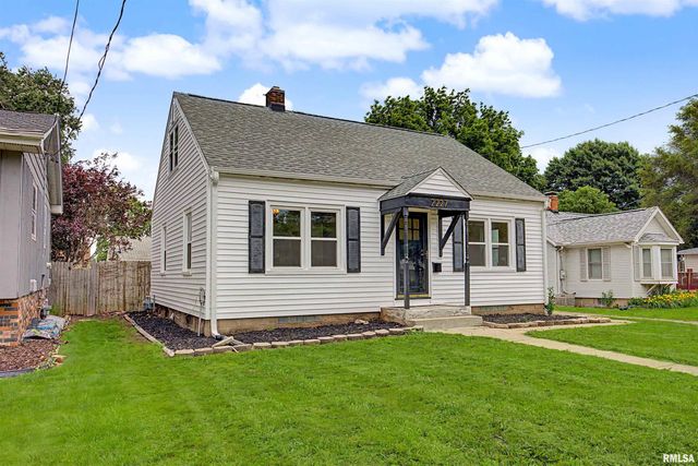2227 W CALLENDER Avenue, West Peoria, IL 61604
