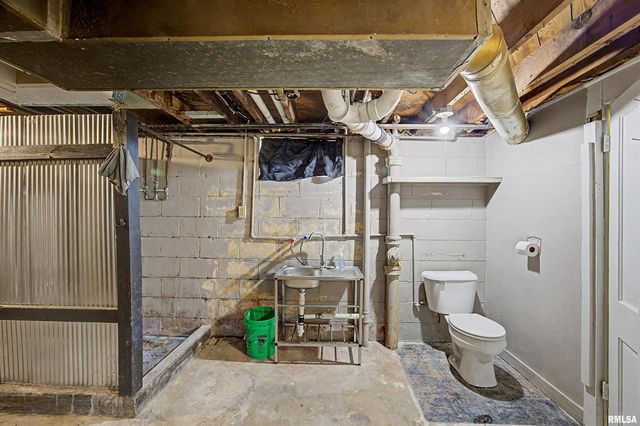 2227 W CALLENDER Avenue, West Peoria, IL 61604
