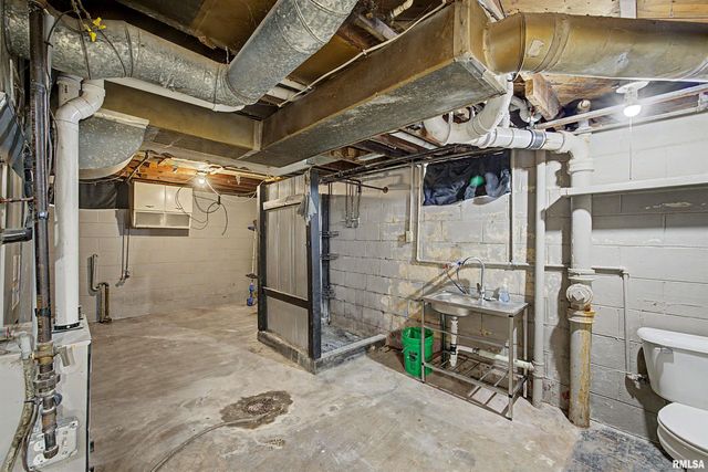 2227 W CALLENDER Avenue, West Peoria, IL 61604