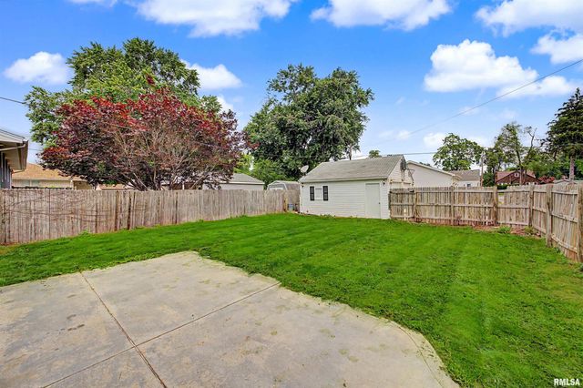 2227 W CALLENDER Avenue, West Peoria, IL 61604