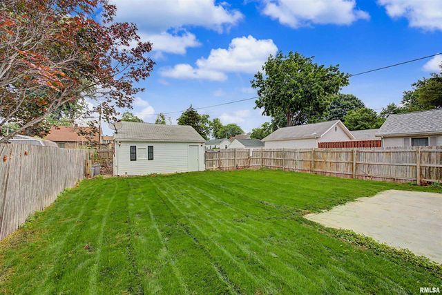 2227 W CALLENDER Avenue, West Peoria, IL 61604