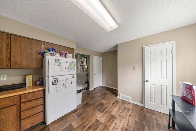 815 E Mckinley Avenue, Des Moines, IA 50315