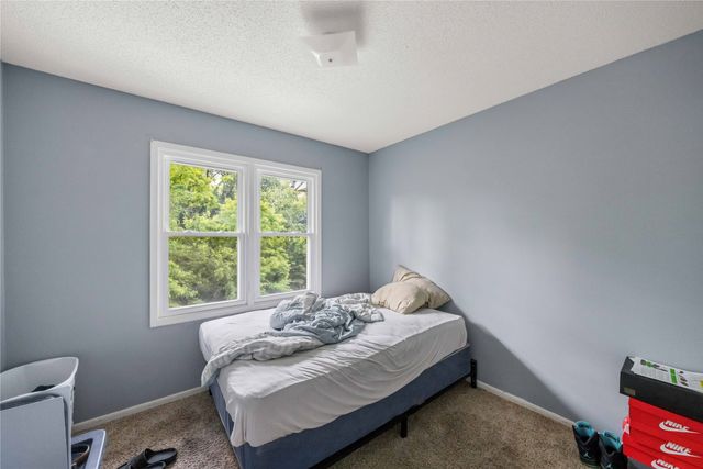 815 E Mckinley Avenue, Des Moines, IA 50315
