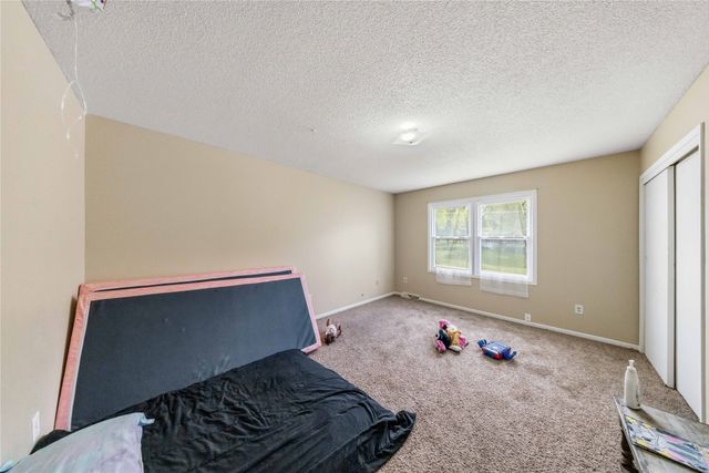 815 E Mckinley Avenue, Des Moines, IA 50315