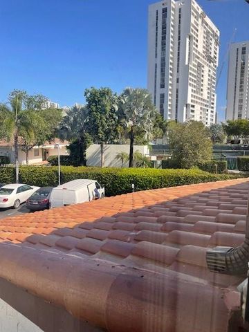 20408 NE 34th Court 21, Aventura, FL 33180