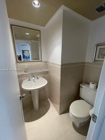 20408 NE 34th Court 21, Aventura, FL 33180