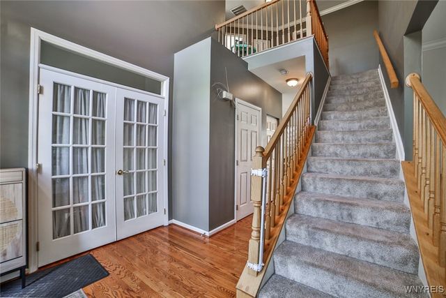 17 Creekwood Drive, Lancaster, NY 14086