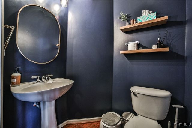 17 Creekwood Drive, Lancaster, NY 14086